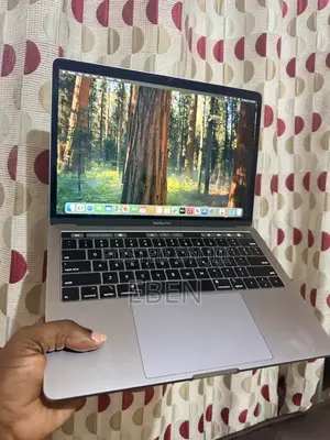 Laptop Apple MacBook Pro 2018 16GB Intel Core i7 SSD 512GB