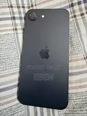 Apple iPhone 16e 128 GB Black