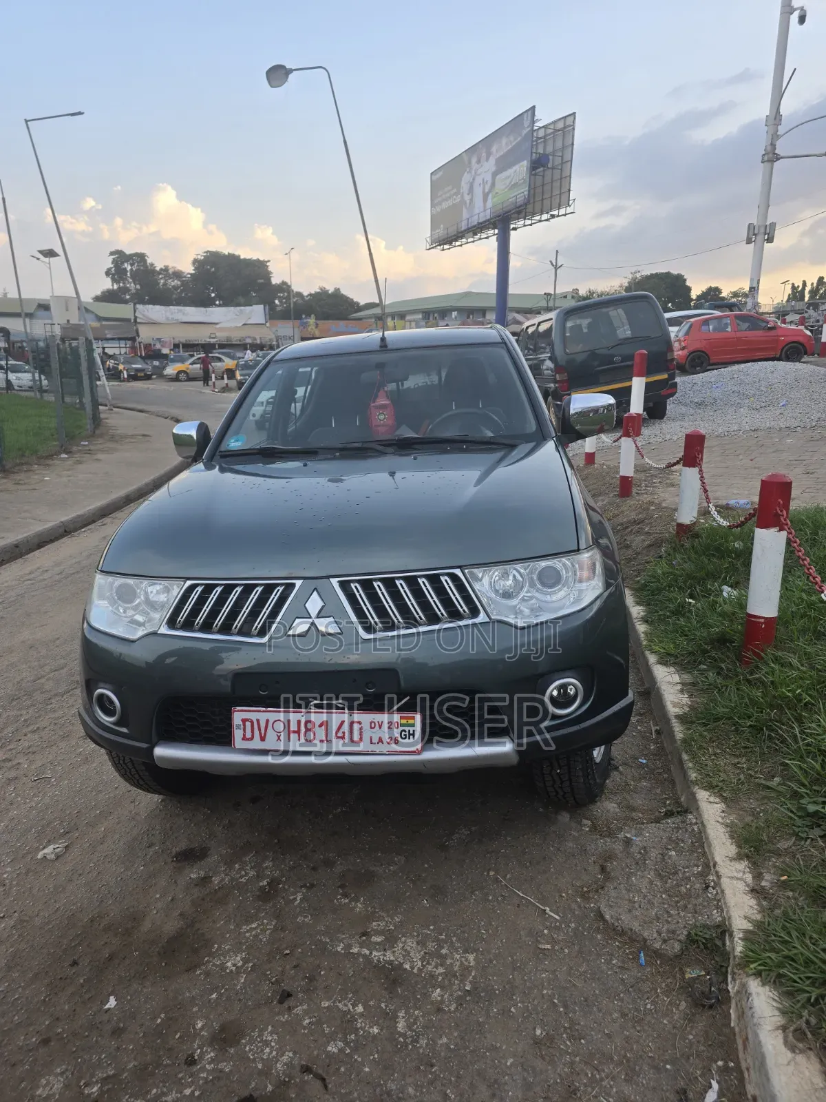 Mitsubishi L200 2011 Green