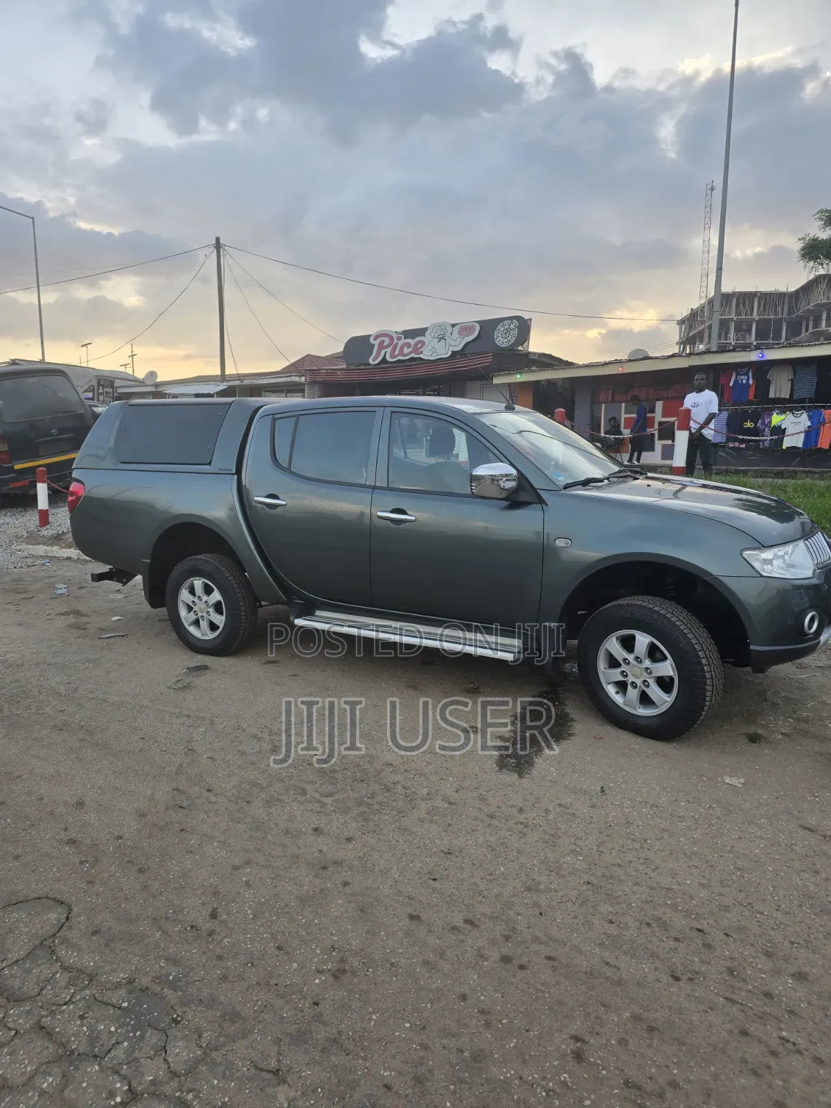 Mitsubishi L200 2011 Green