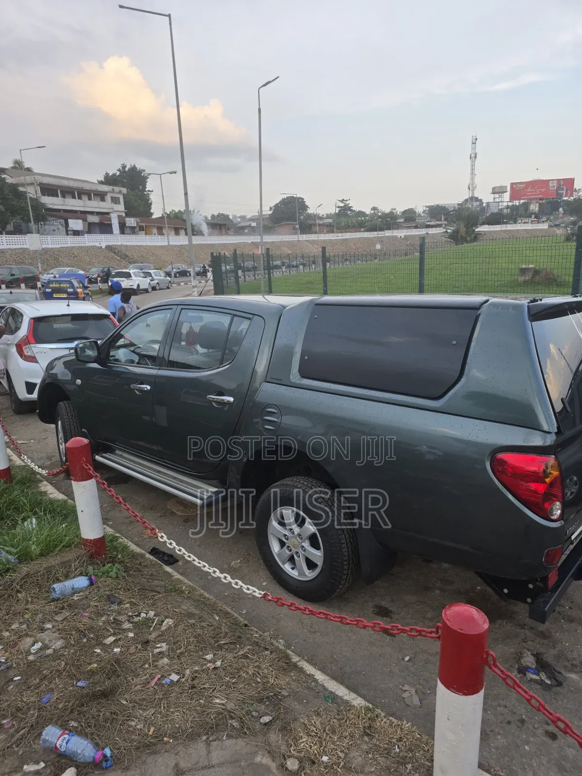Mitsubishi L200 2011 Green