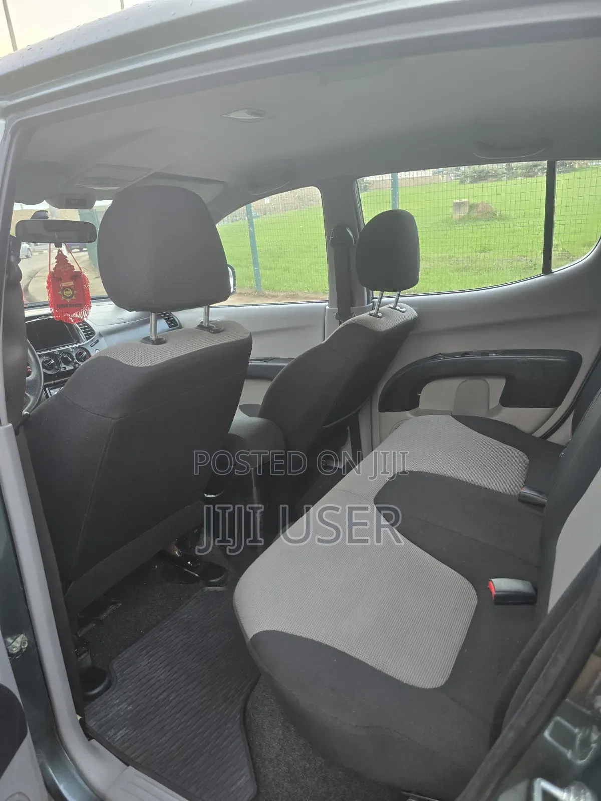 Mitsubishi L200 2011 Green