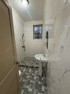 2bdrm Apartment in Nanakrom, School Junction for rent