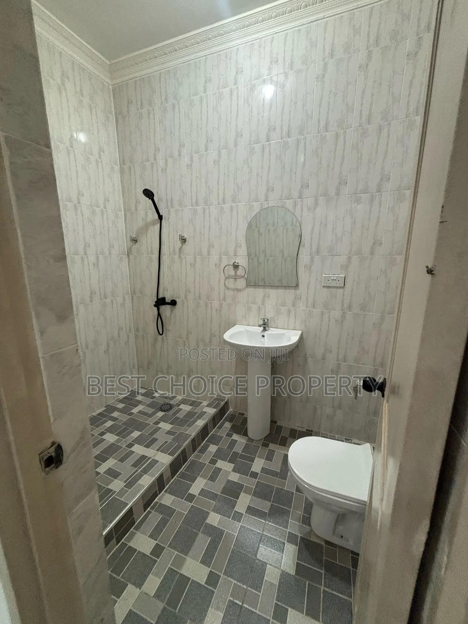 2bdrm Apartment in Nanakrom, School Junction for rent