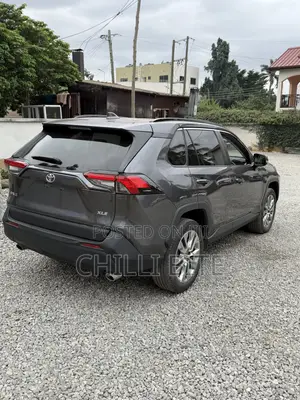 Toyota RAV4 XLE FWD 2023 Gray