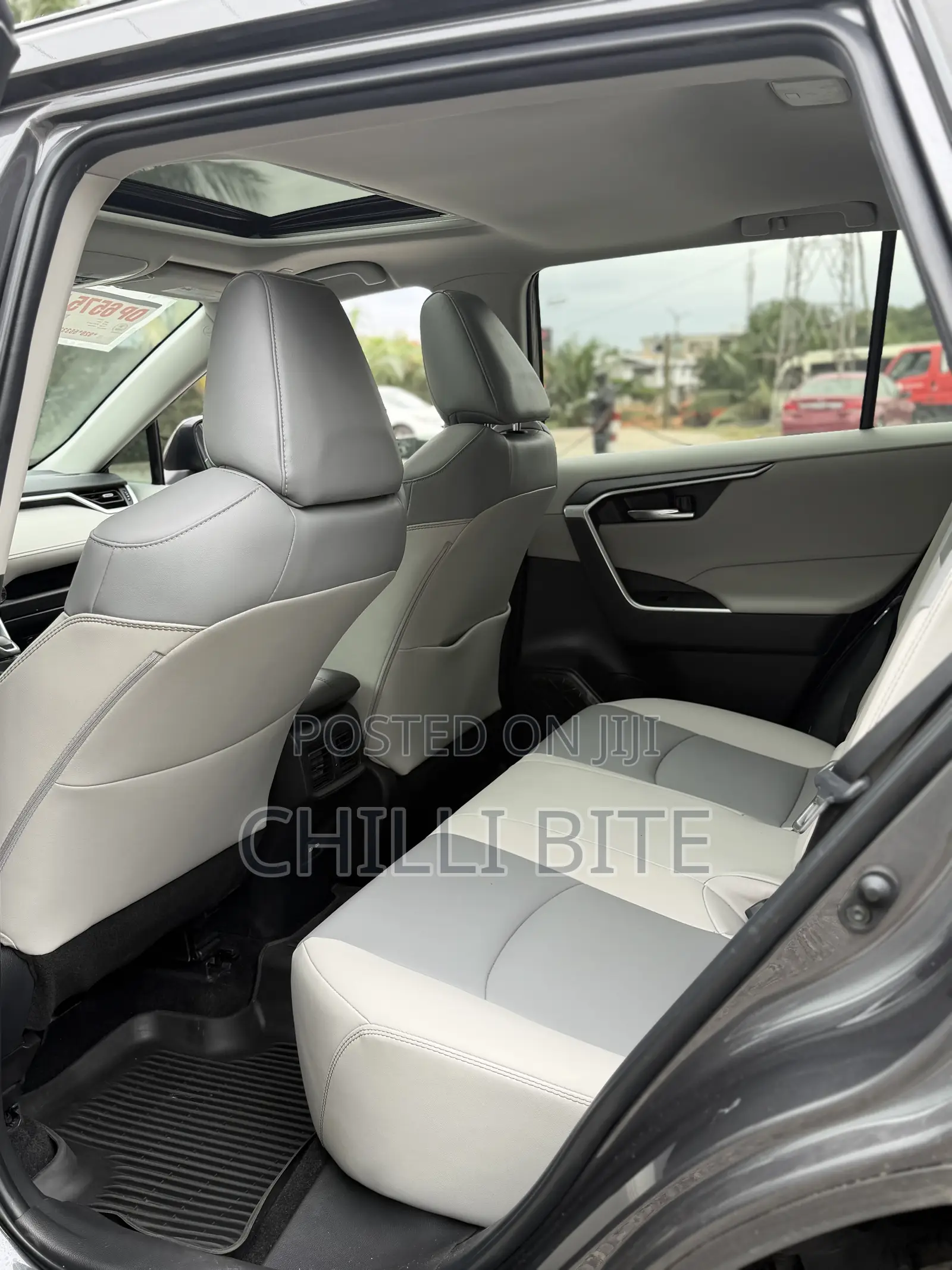 Toyota RAV4 XLE FWD 2023 Gray