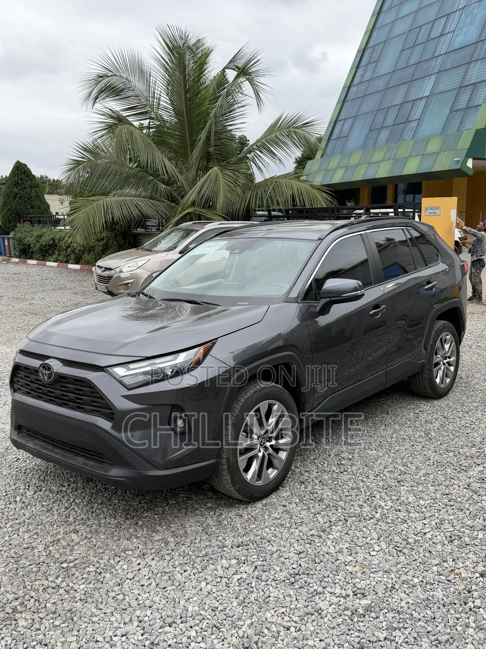 Toyota RAV4 XLE FWD 2023 Gray
