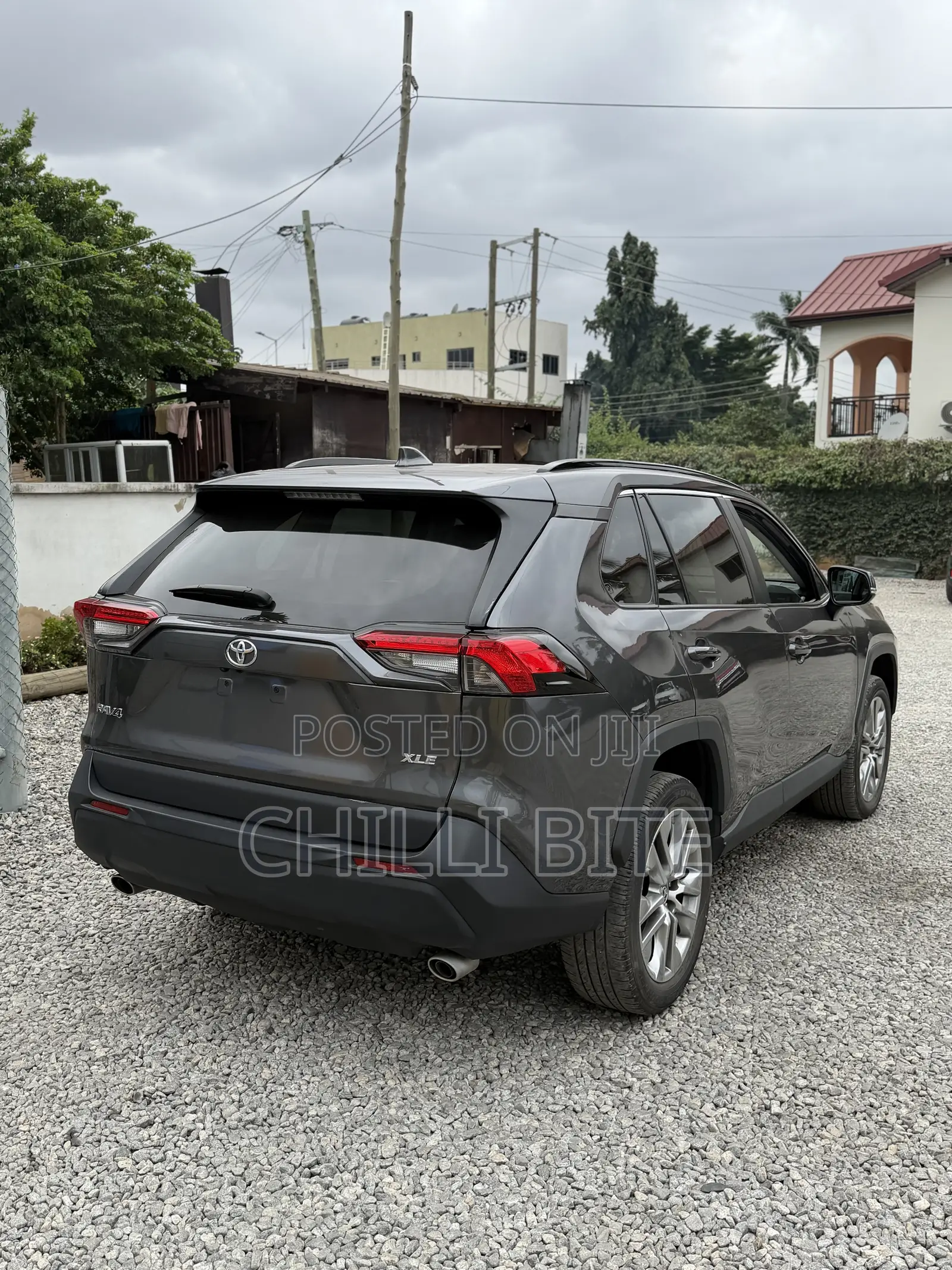 Toyota RAV4 XLE FWD 2023 Gray