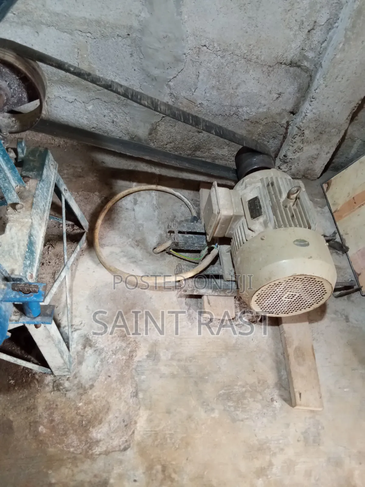 Corn Mill With Motor and All Accessories Complete