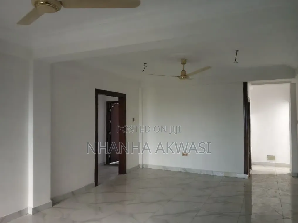 3bdrm Apartment in Lashibi, Sakumono for rent