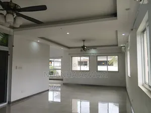 5bdrm House in Sakumono Ntac for rent