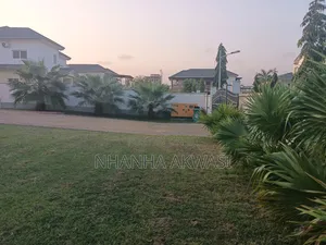 5bdrm House in Sakumono Ntac for rent