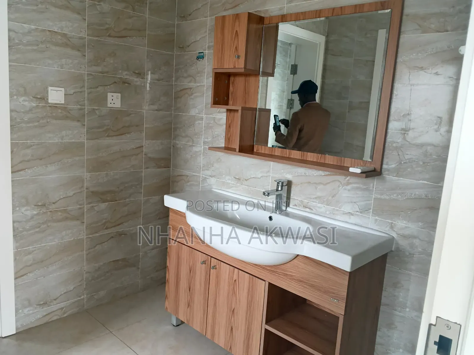 5bdrm House in Sakumono Ntac for rent