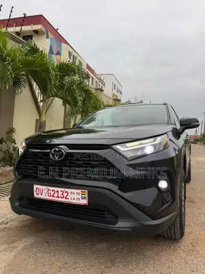 Toyota RAV4 XLE Premium AWD 2023 Black