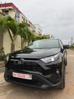 Toyota RAV4 XLE Premium AWD 2023 Black