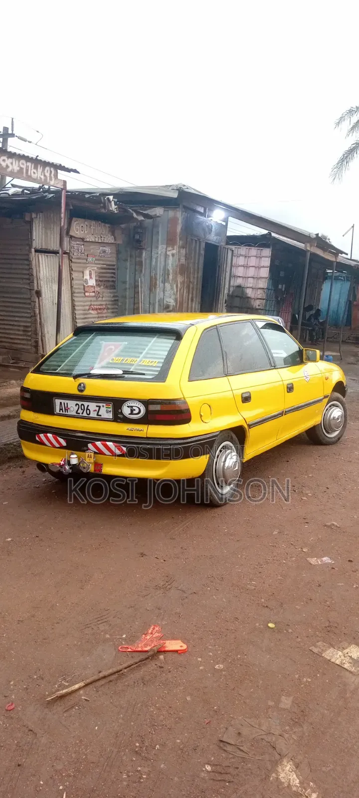 Opel Astra 2000 Yellow