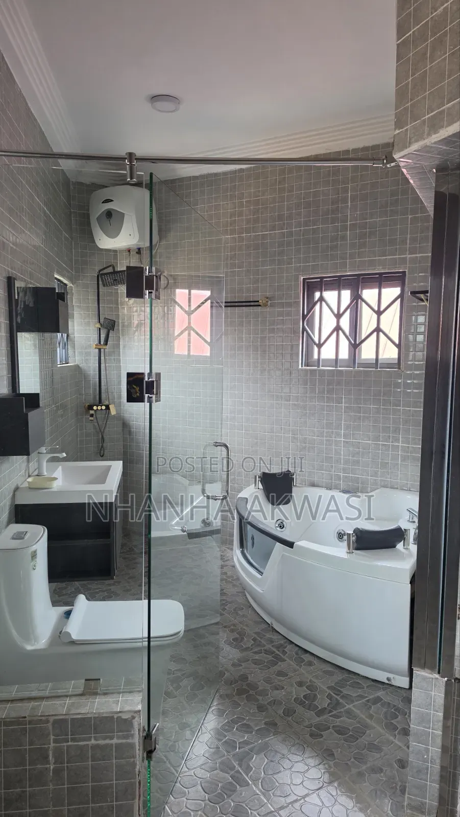 5bdrm House in Spintex Costa, Sakumono for rent