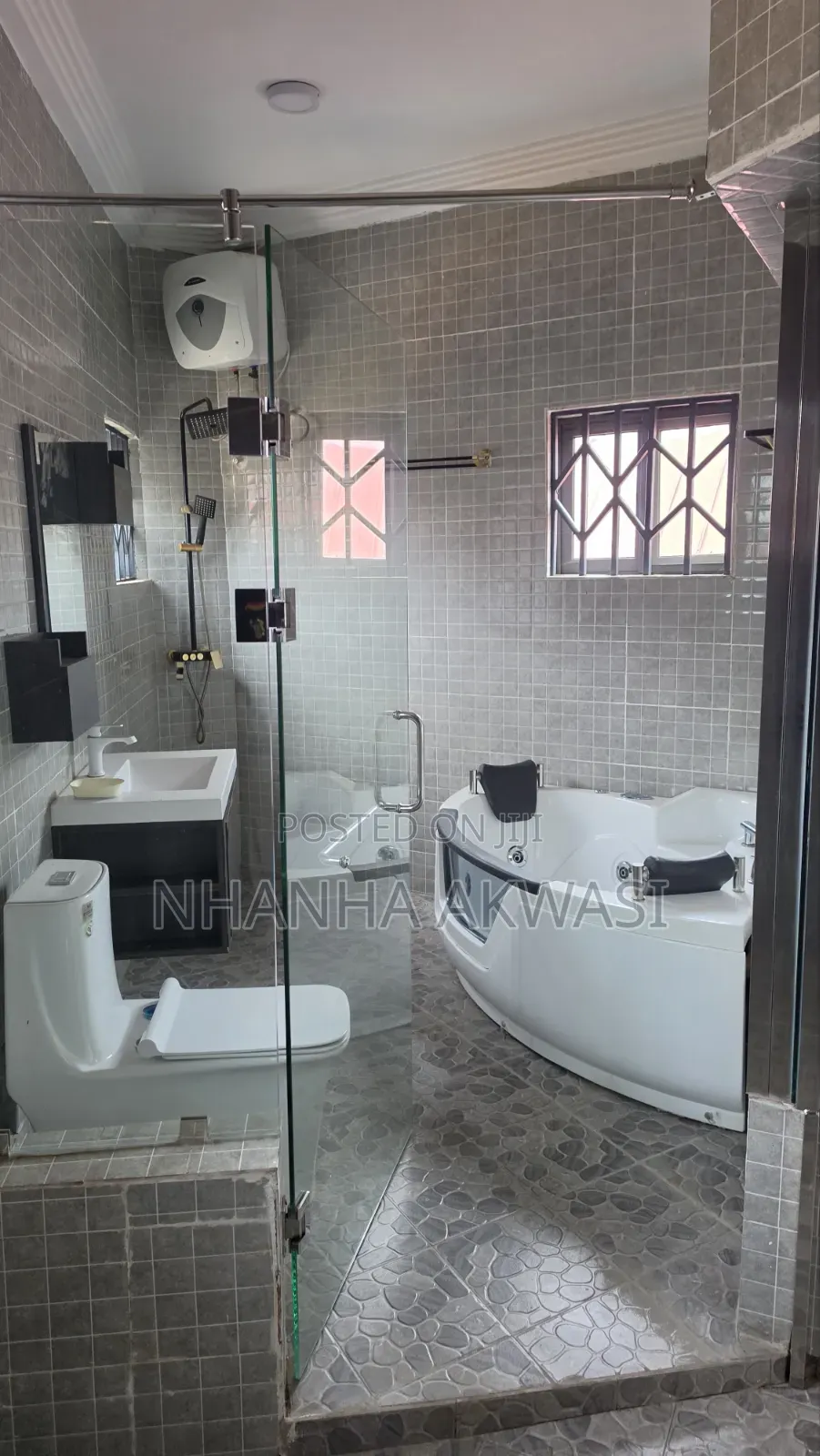 5bdrm House in Spintex Costa, Sakumono for rent