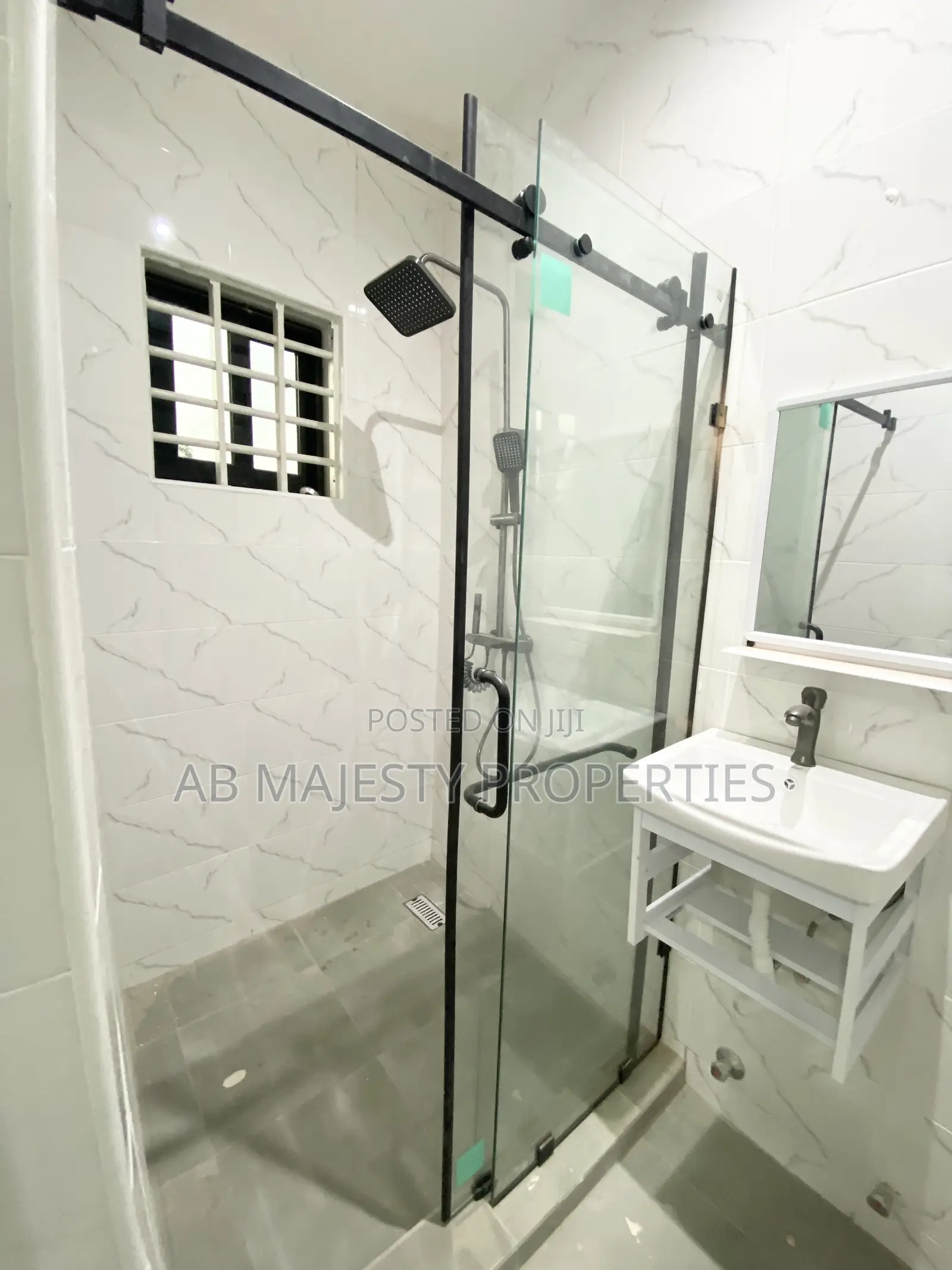 3bdrm House in Ab Majesty, Accra Metropolitan for sale