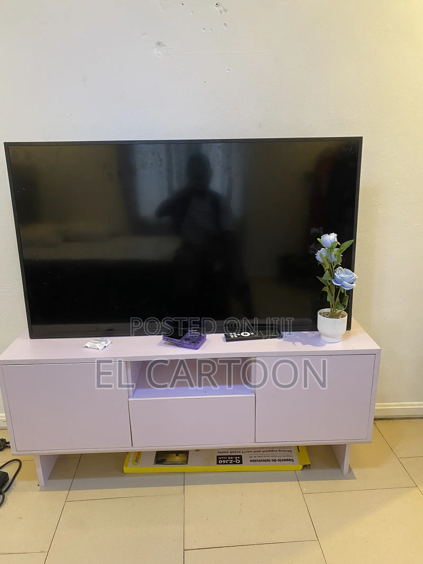 TV Table / TV Setup