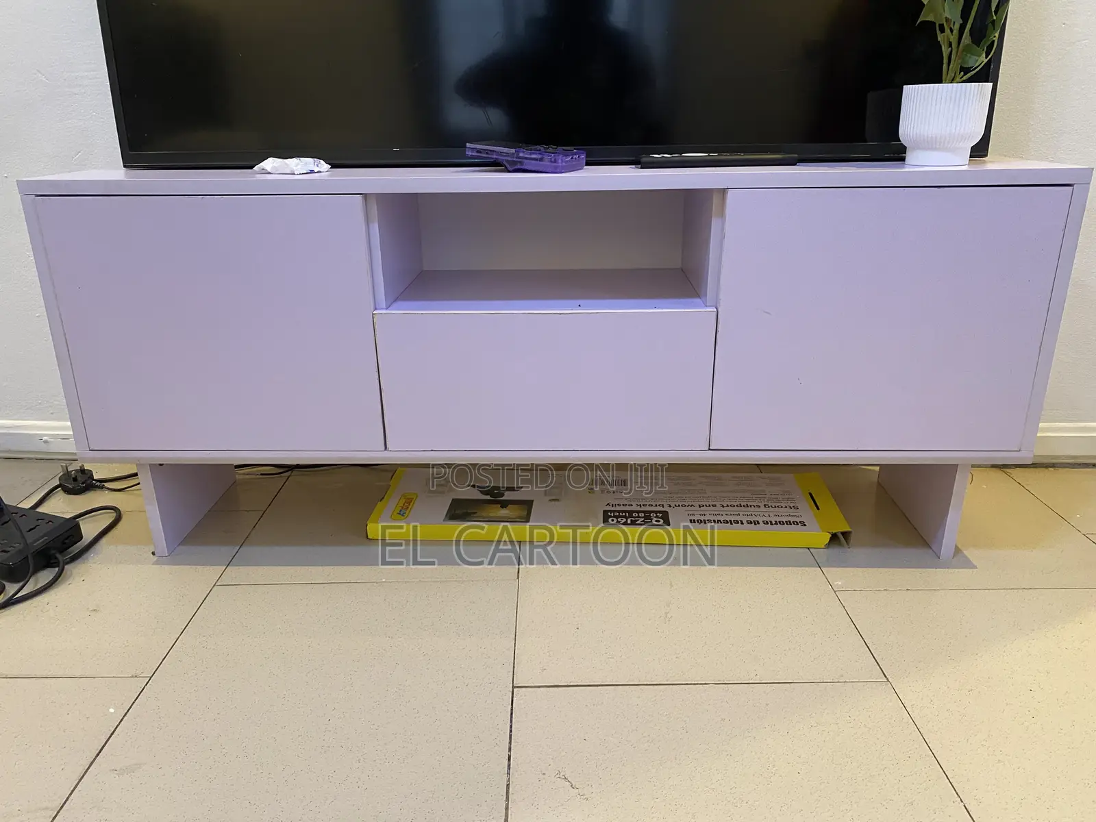 TV Table / TV Setup