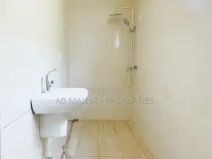 3bdrm House in Ab Majesty, Accra Metropolitan for sale
