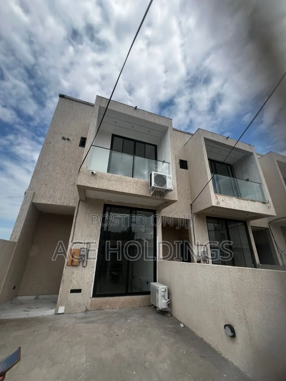 3bdrm Townhouse/Terrace in Ogbojo, East Legon for sale