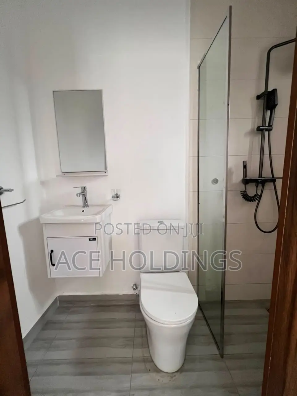 3bdrm Townhouse/Terrace in Ogbojo, East Legon for sale