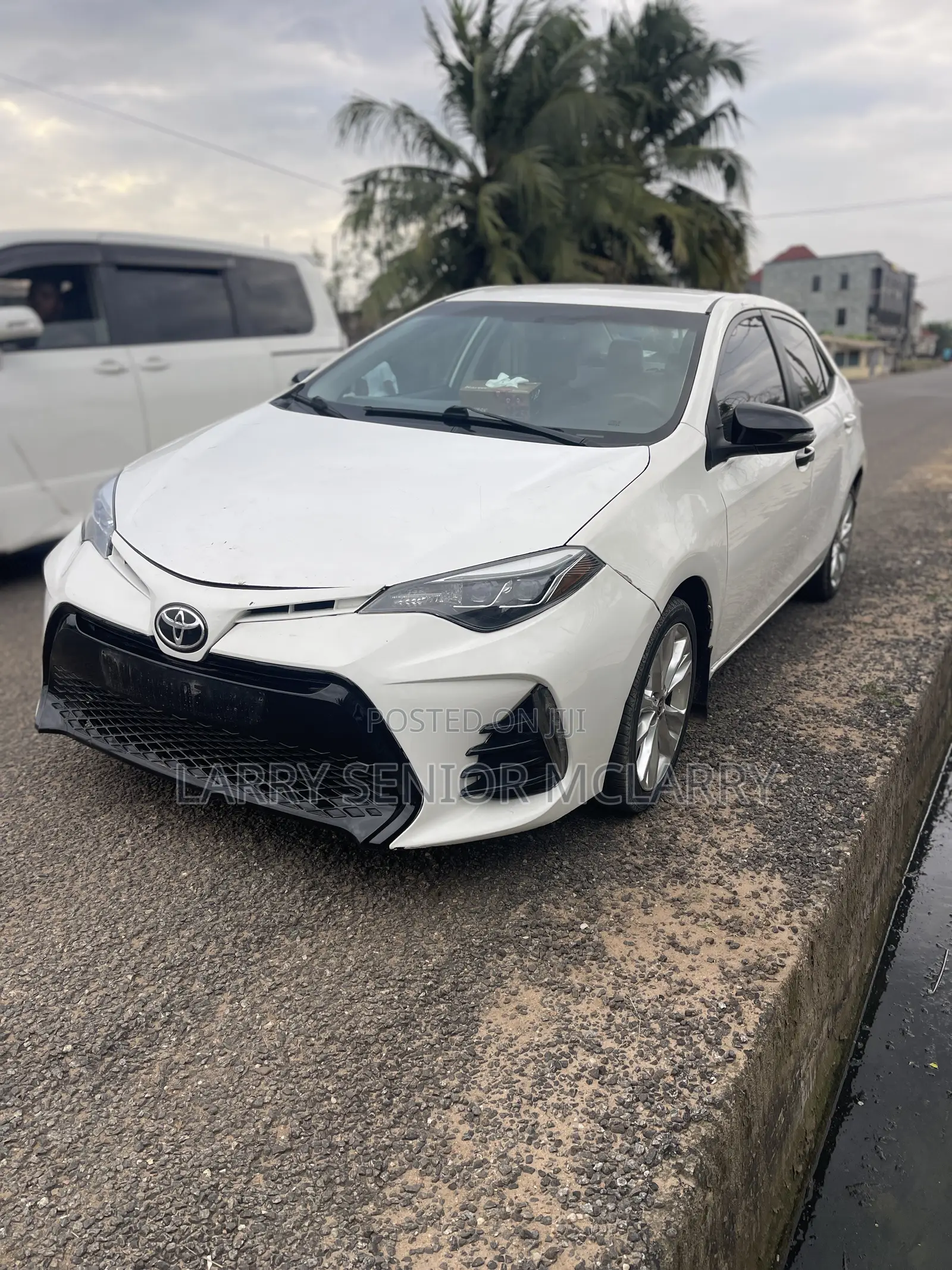 Toyota Corolla LE Eco Plus 4dr Sedan (1.8L 4cyl CVT) 2016 White