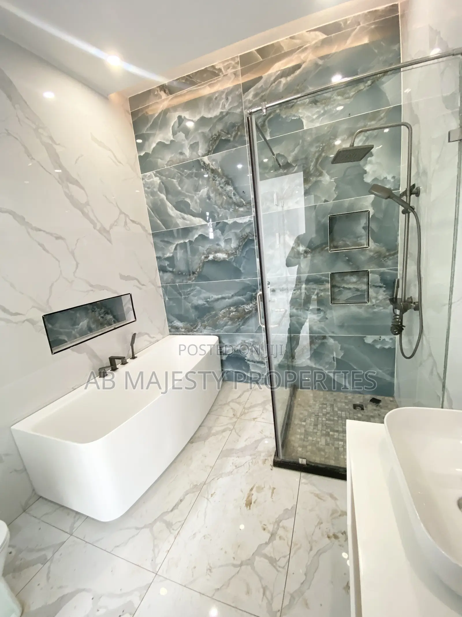 4bdrm House in Ab Majesty, Accra Metropolitan for sale