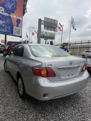 Toyota Corolla Base 4dr Sedan (1.8L 4cyl 5M) 2011 Silver
