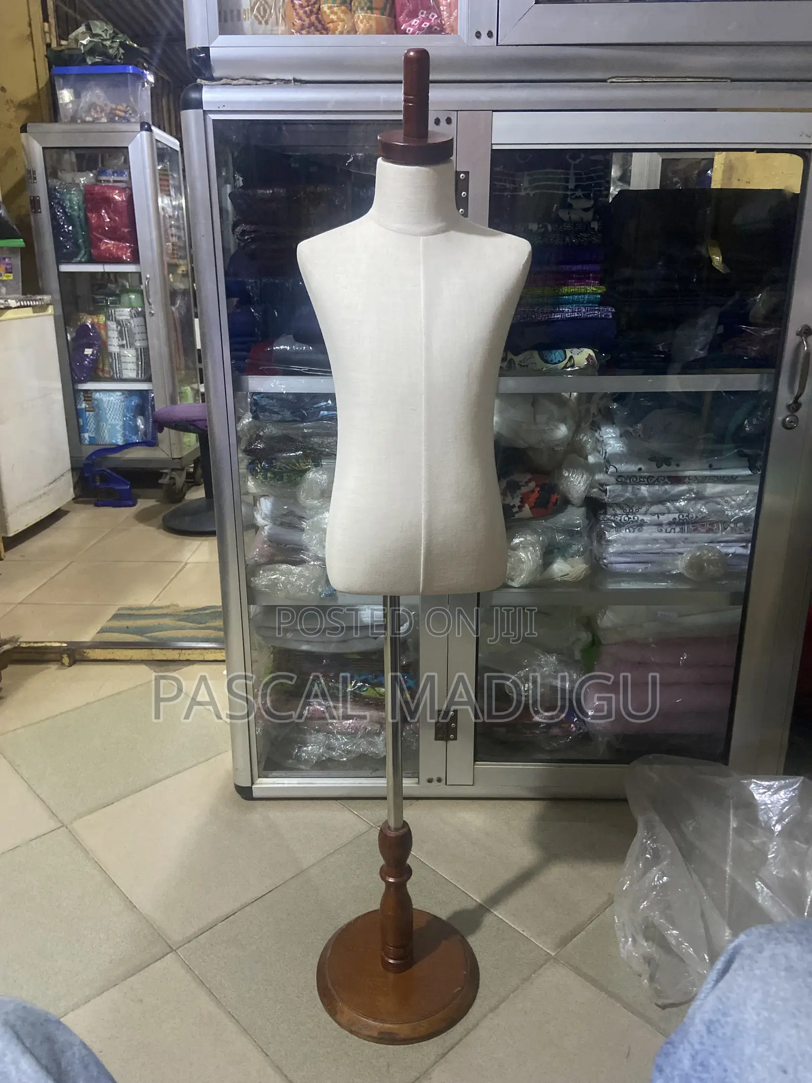 Male Fabric Tailoring Mannequin With Wooden Stand
