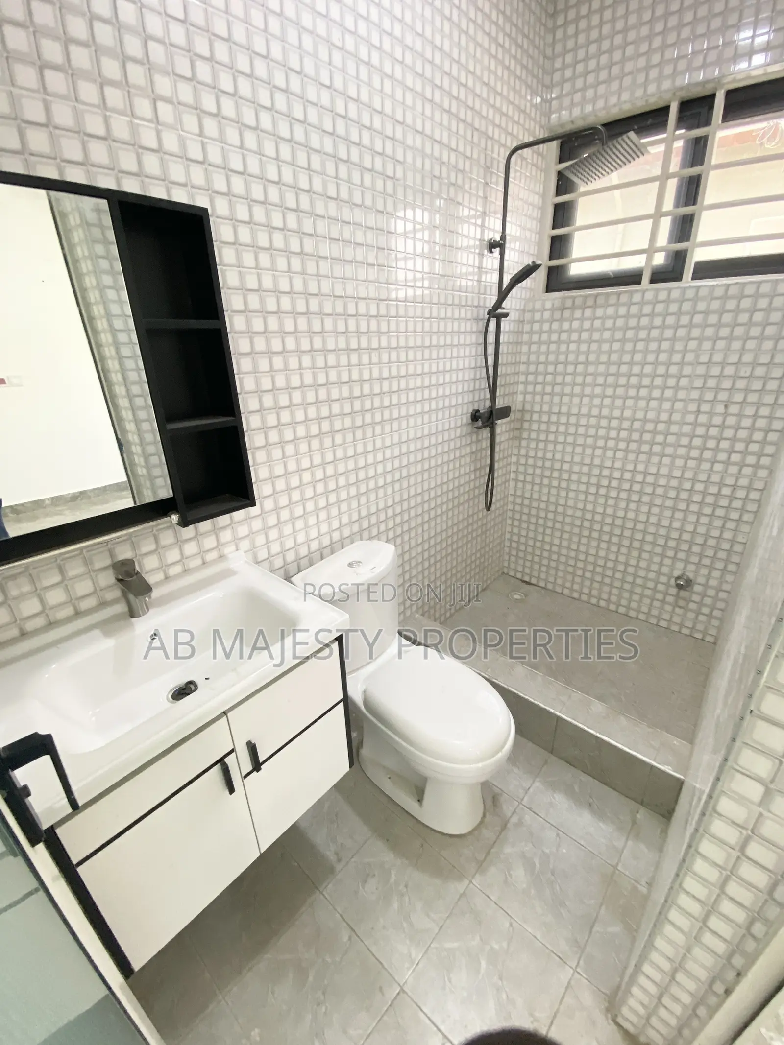 3bdrm House in Ab Majesty, Community 25 for sale