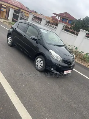 Toyota Vitz 2015 Black