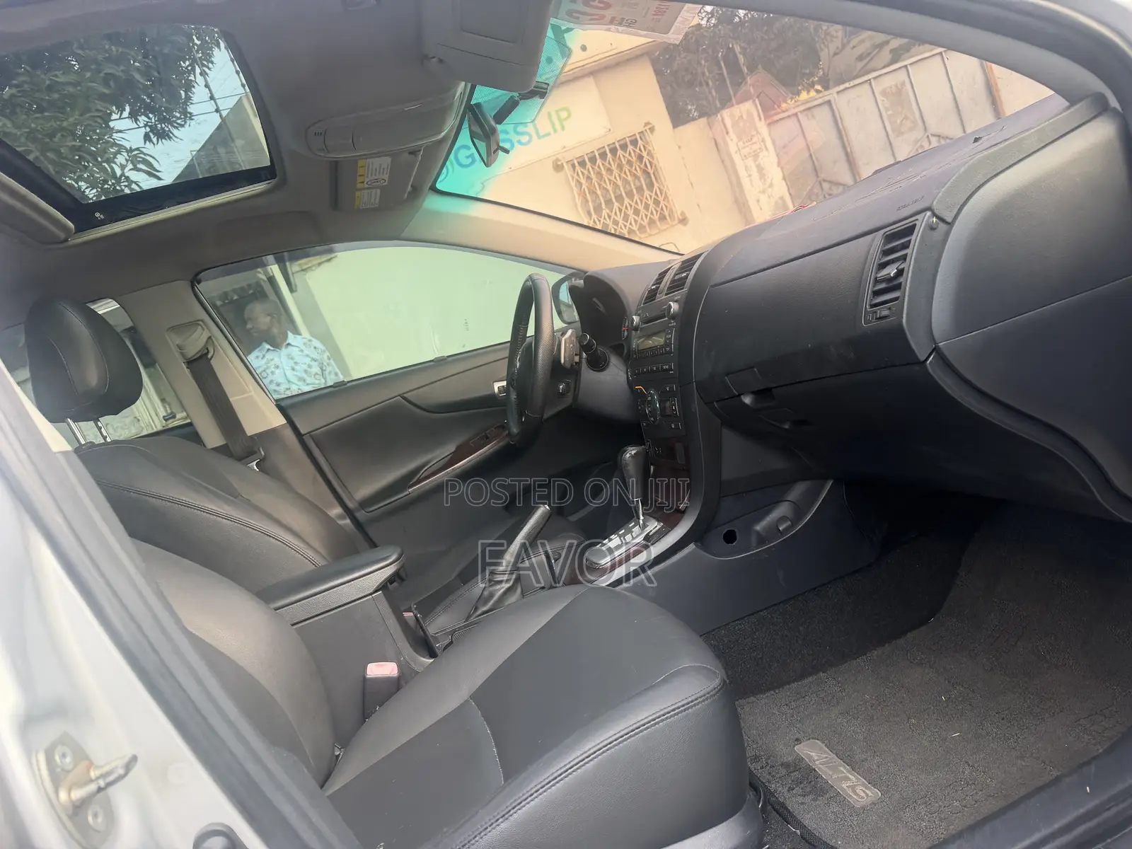 Toyota Corolla LE 4dr Sedan (1.8L 4cyl 4A) 2010 Silver