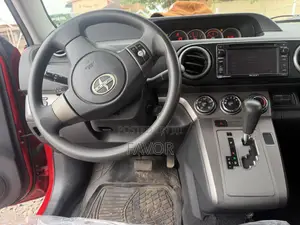Toyota Spade 2013 Red