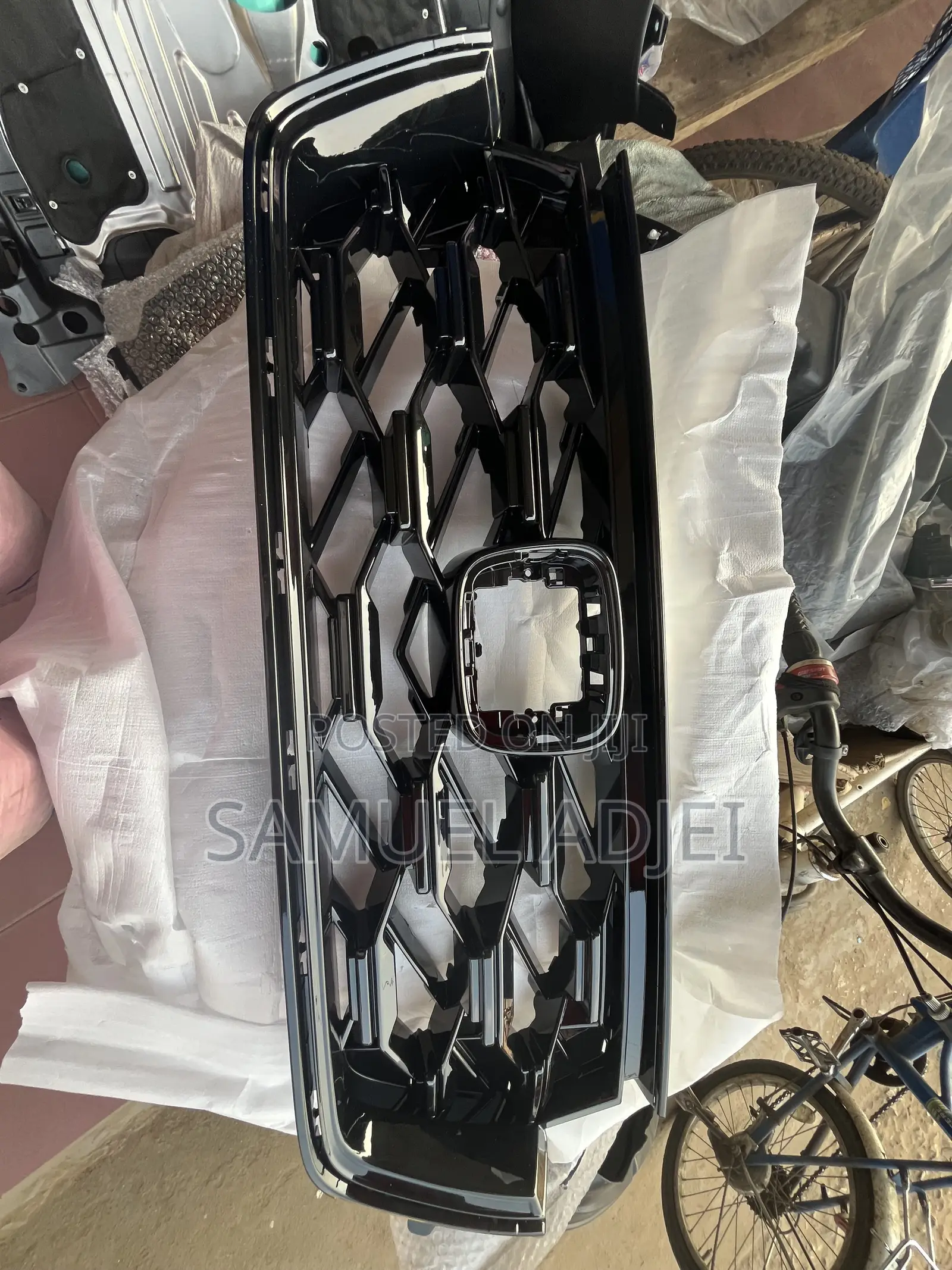 Honda CR-V 2023 to 2025  Hybrid Top Grille/ Shells.
