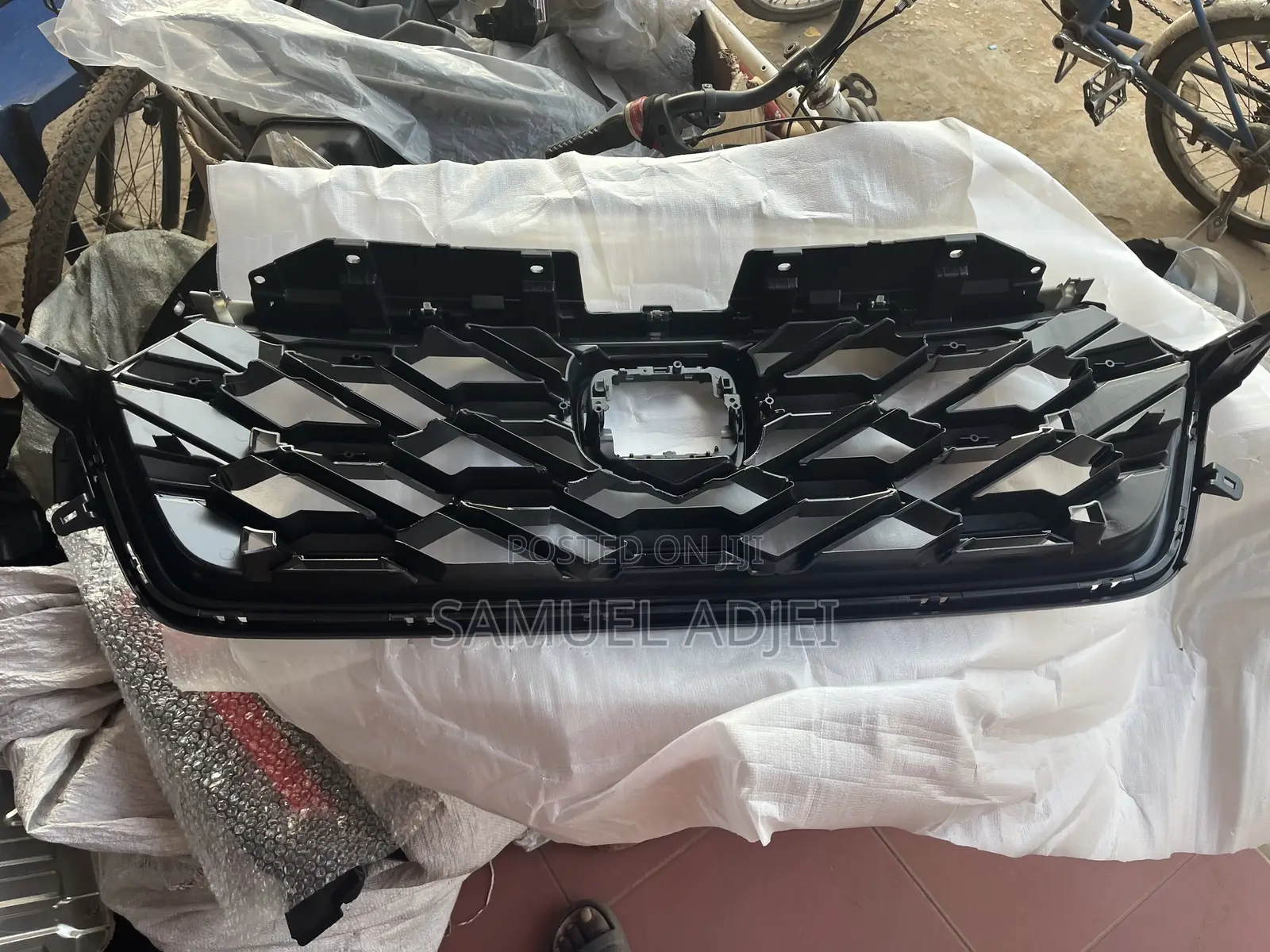 Honda CR-V 2023 to 2025  Hybrid Top Grille/ Shells.