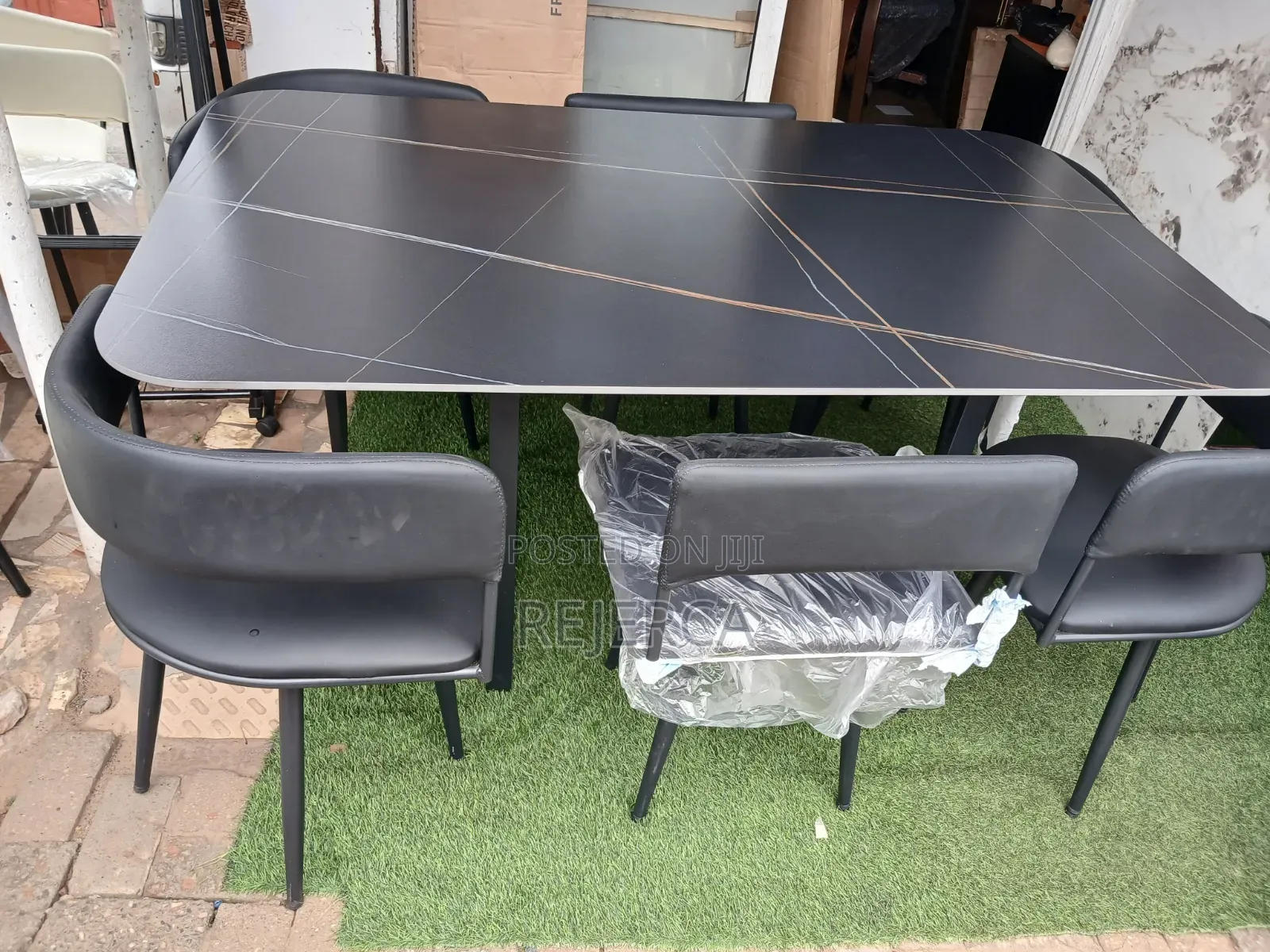 Dinning Table With 6 Chairs