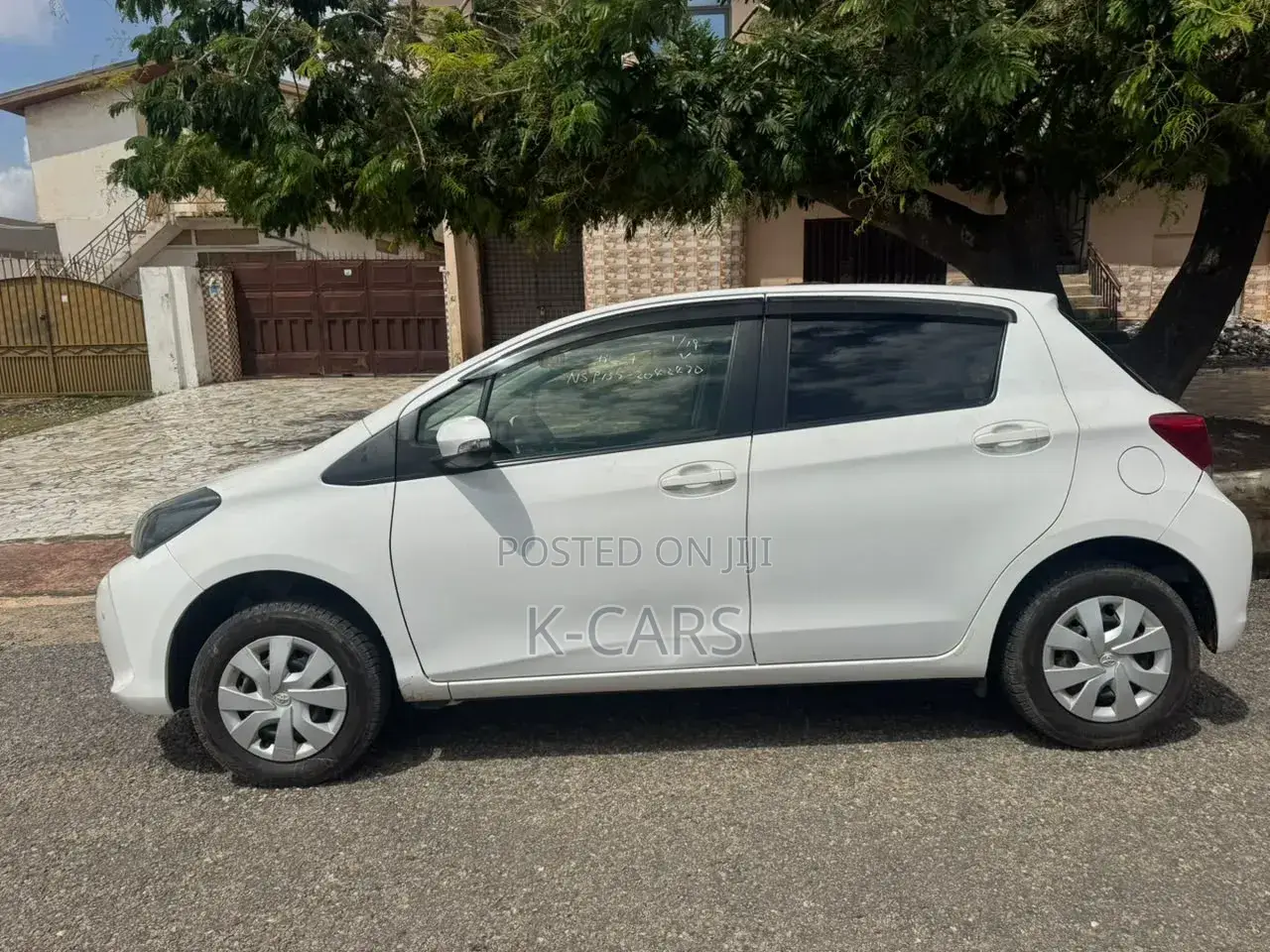 Toyota Vitz 2014 White