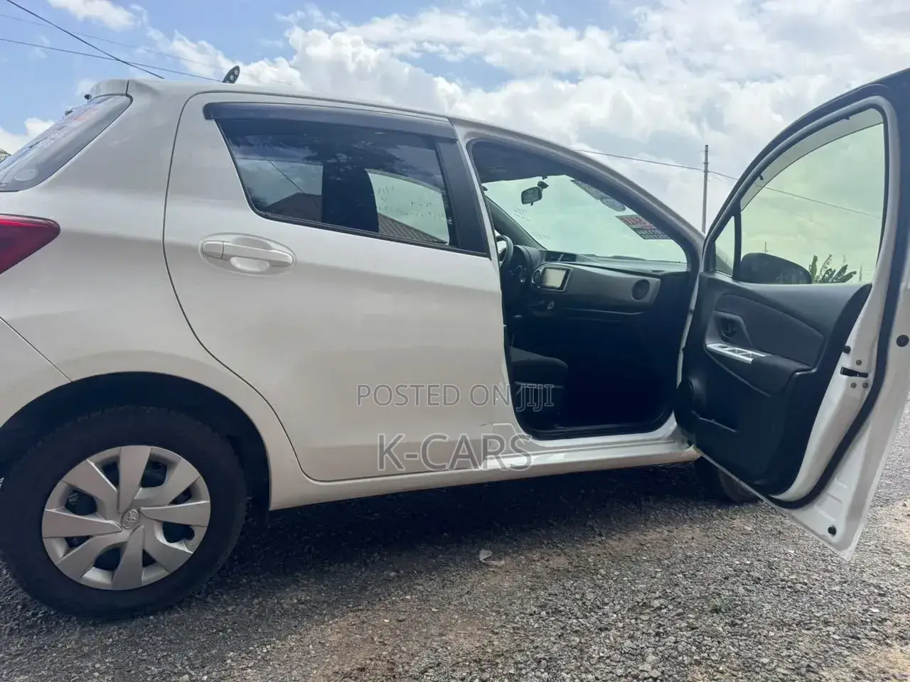 Toyota Vitz 2014 White