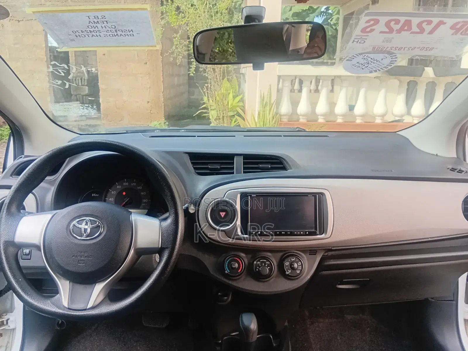 Toyota Vitz 2014 White