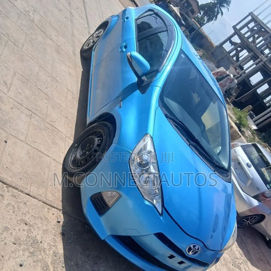 Toyota Aqua 2012 Blue