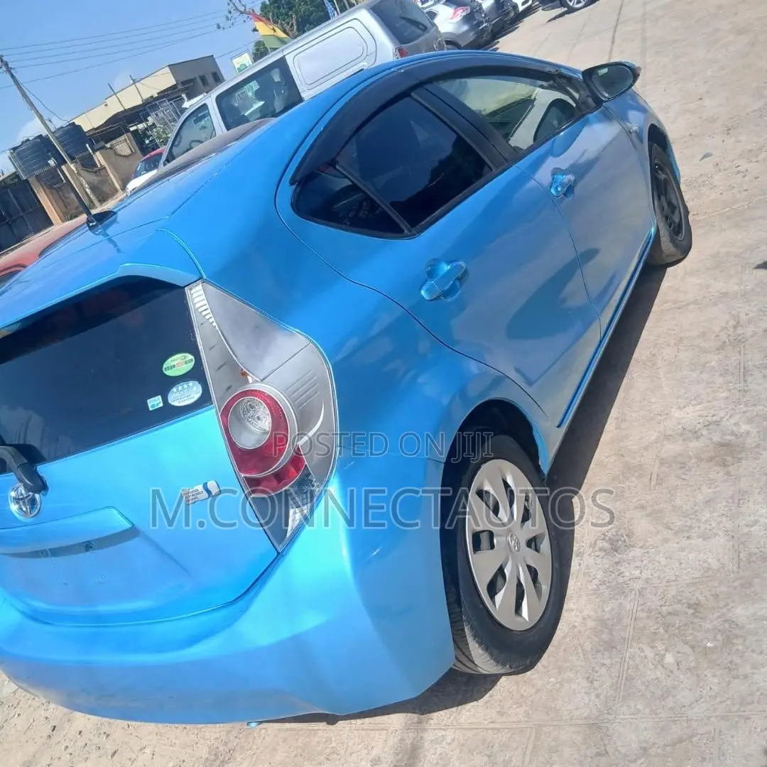 Toyota Aqua 2012 Blue
