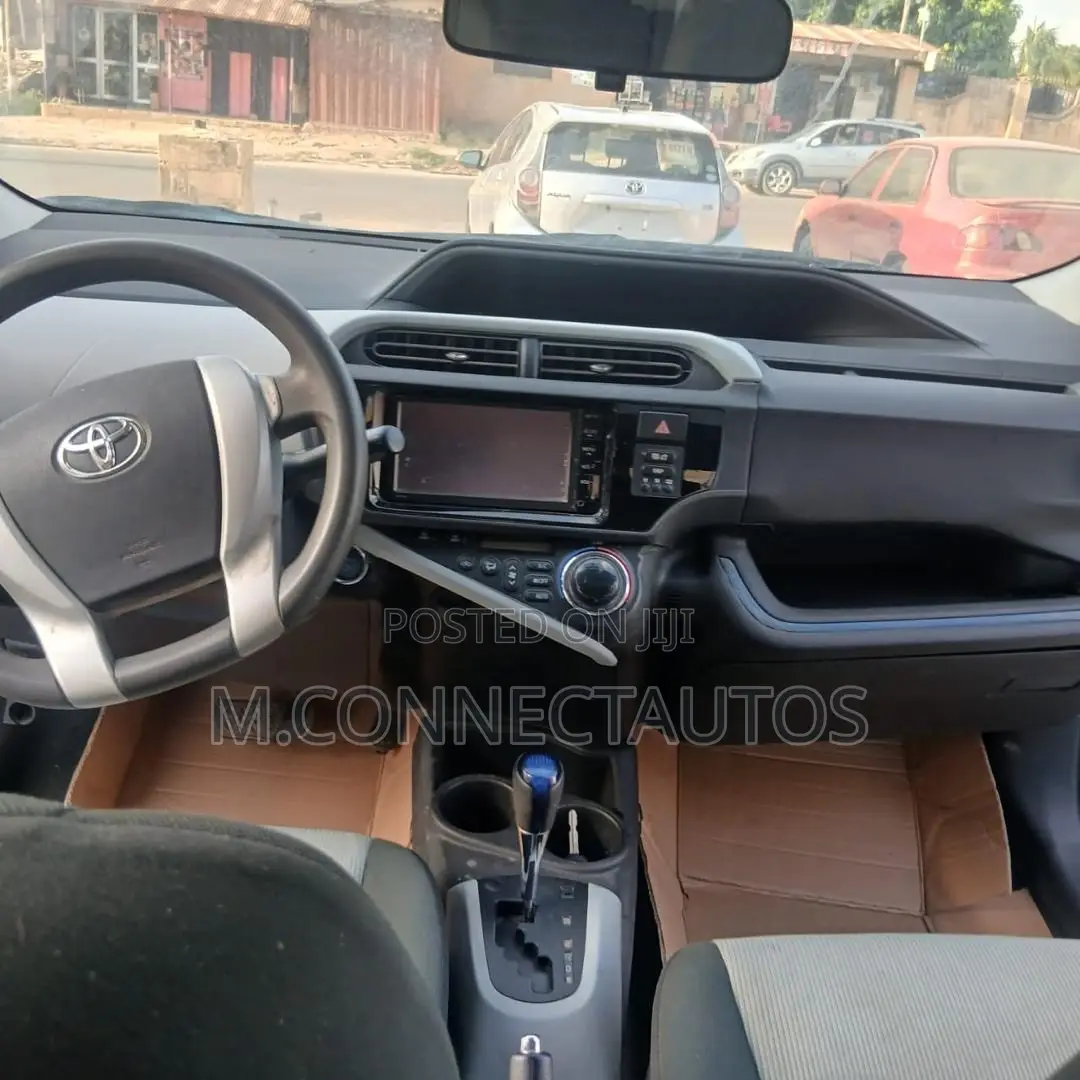 Toyota Aqua 2012 Blue