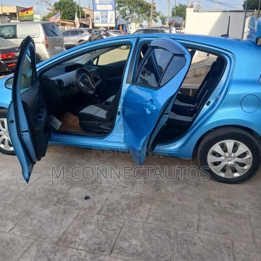 Toyota Aqua 2012 Blue