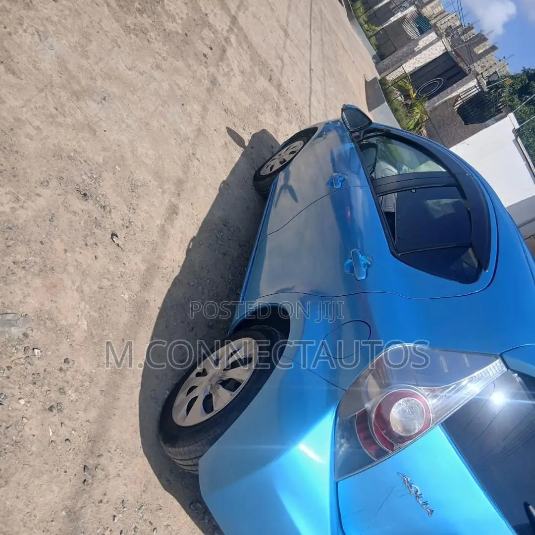 Toyota Aqua 2012 Blue