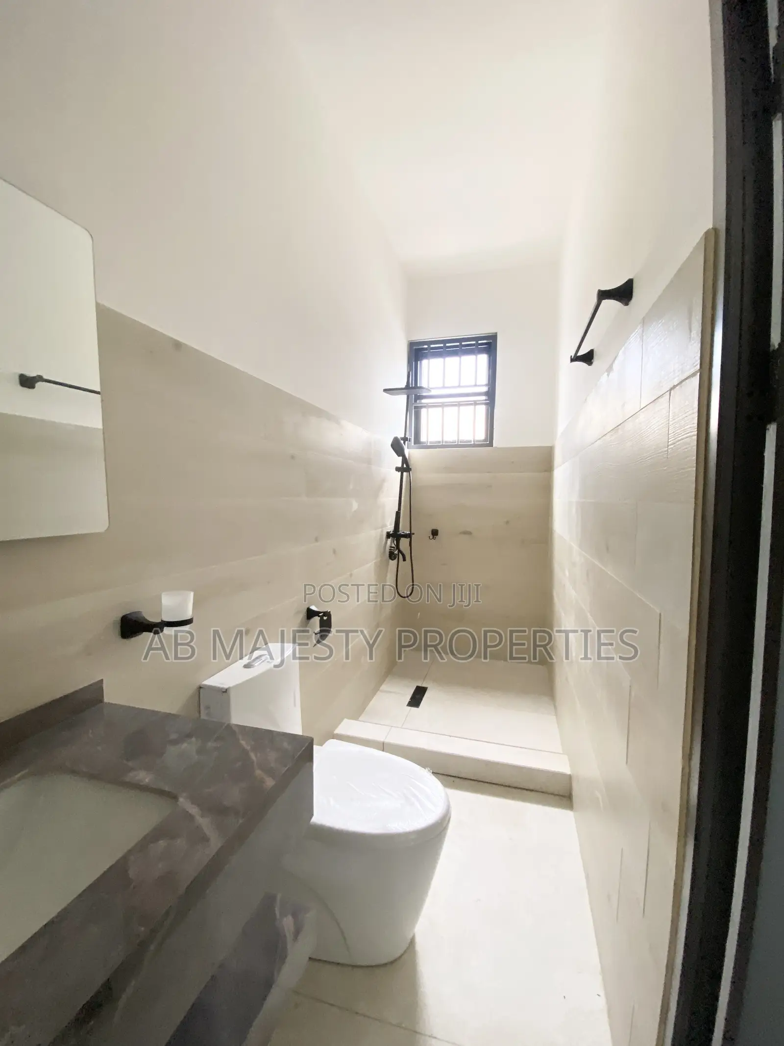 3bdrm House in Ab Majesty, Accra Metropolitan for sale