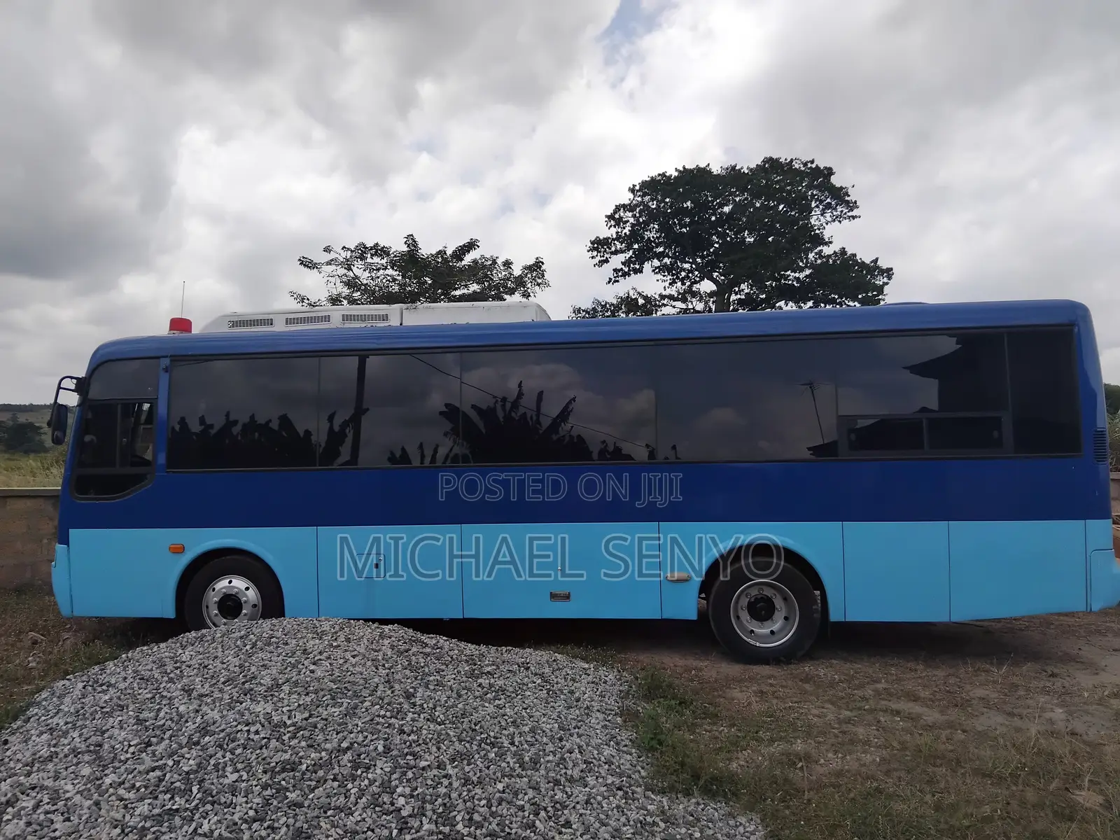 Hyundai Aero 2015 Blue