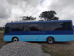 Hyundai Aero 2015 Blue